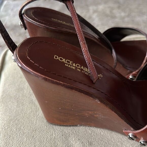 Dolce & Gabbana leather and wood strap wedges. 4” heels. - Picture 7 of 8